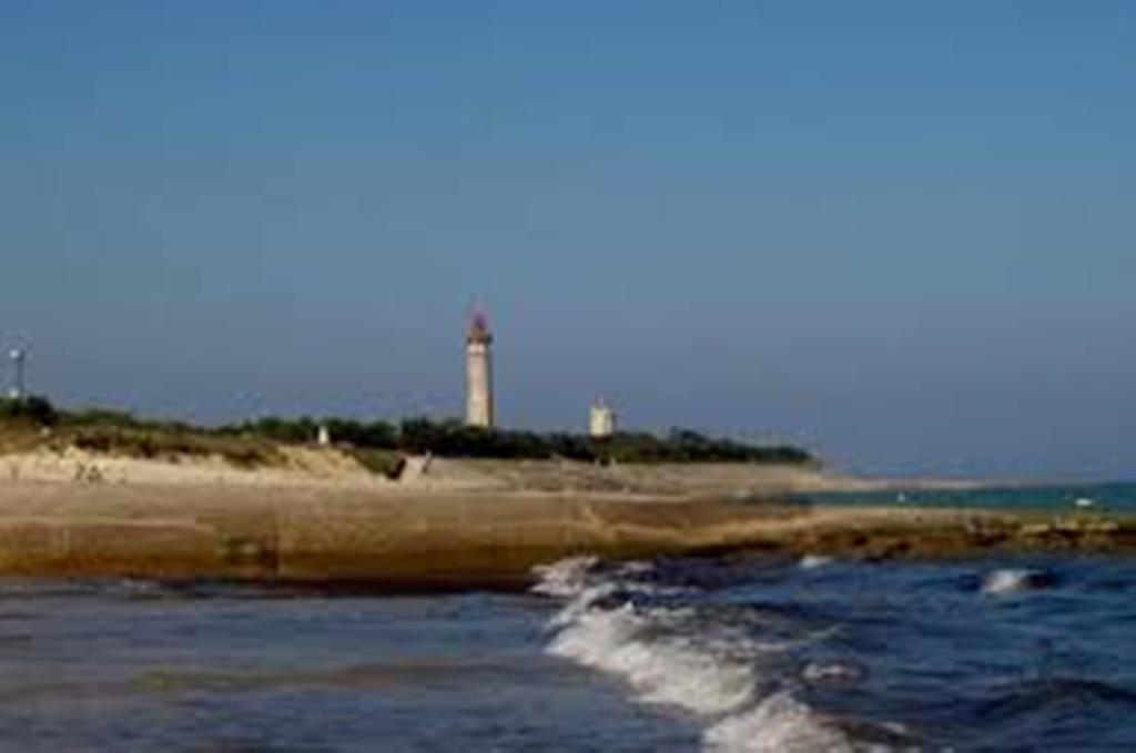 Maison Retaise Pres De La Plage Saint-Clement-des-Baleines Luaran gambar